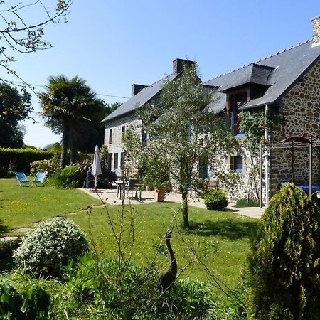 Les Petites Chapelles Bed & Breakfast Saint-Pierre-de-Plesguen Exterior photo