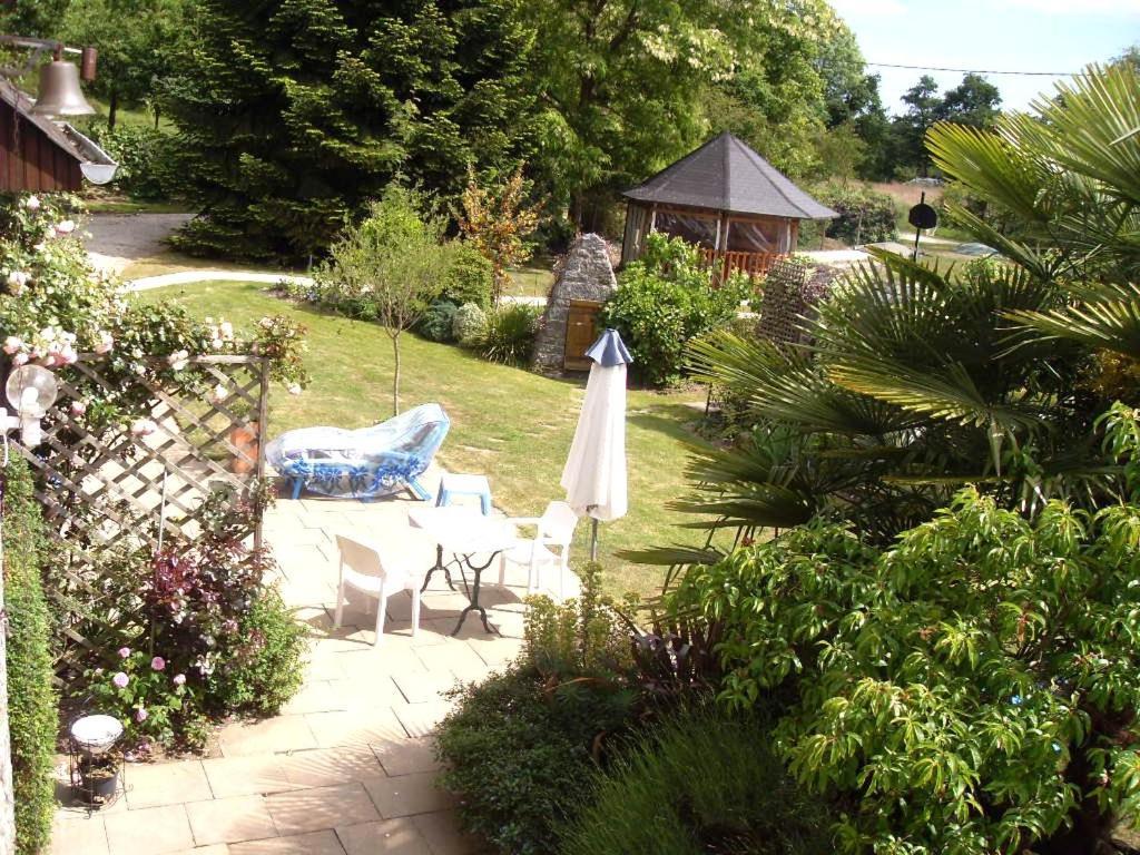 Les Petites Chapelles Bed & Breakfast Saint-Pierre-de-Plesguen Exterior photo
