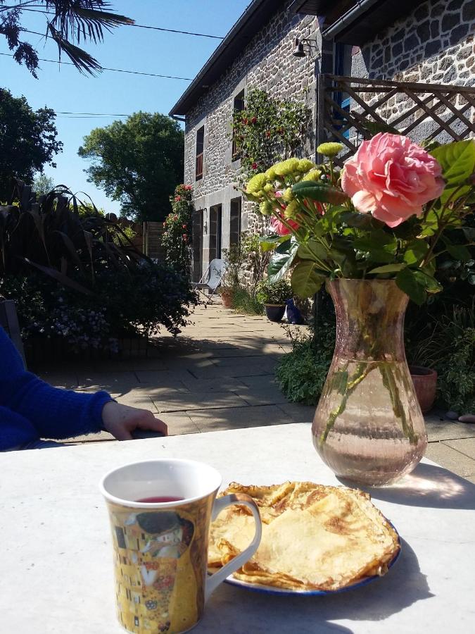 Les Petites Chapelles Bed & Breakfast Saint-Pierre-de-Plesguen Exterior photo