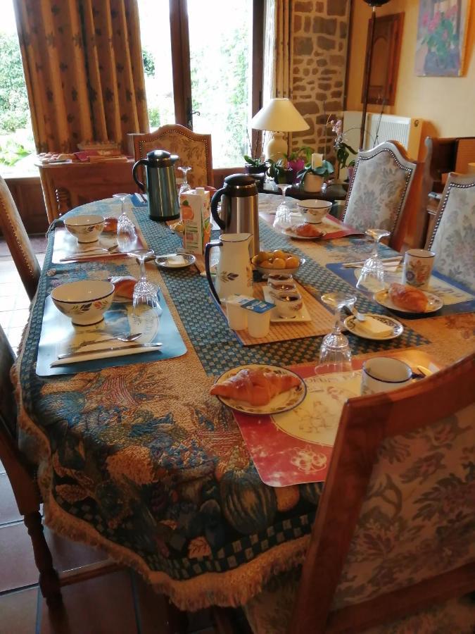 Les Petites Chapelles Bed & Breakfast Saint-Pierre-de-Plesguen Exterior photo