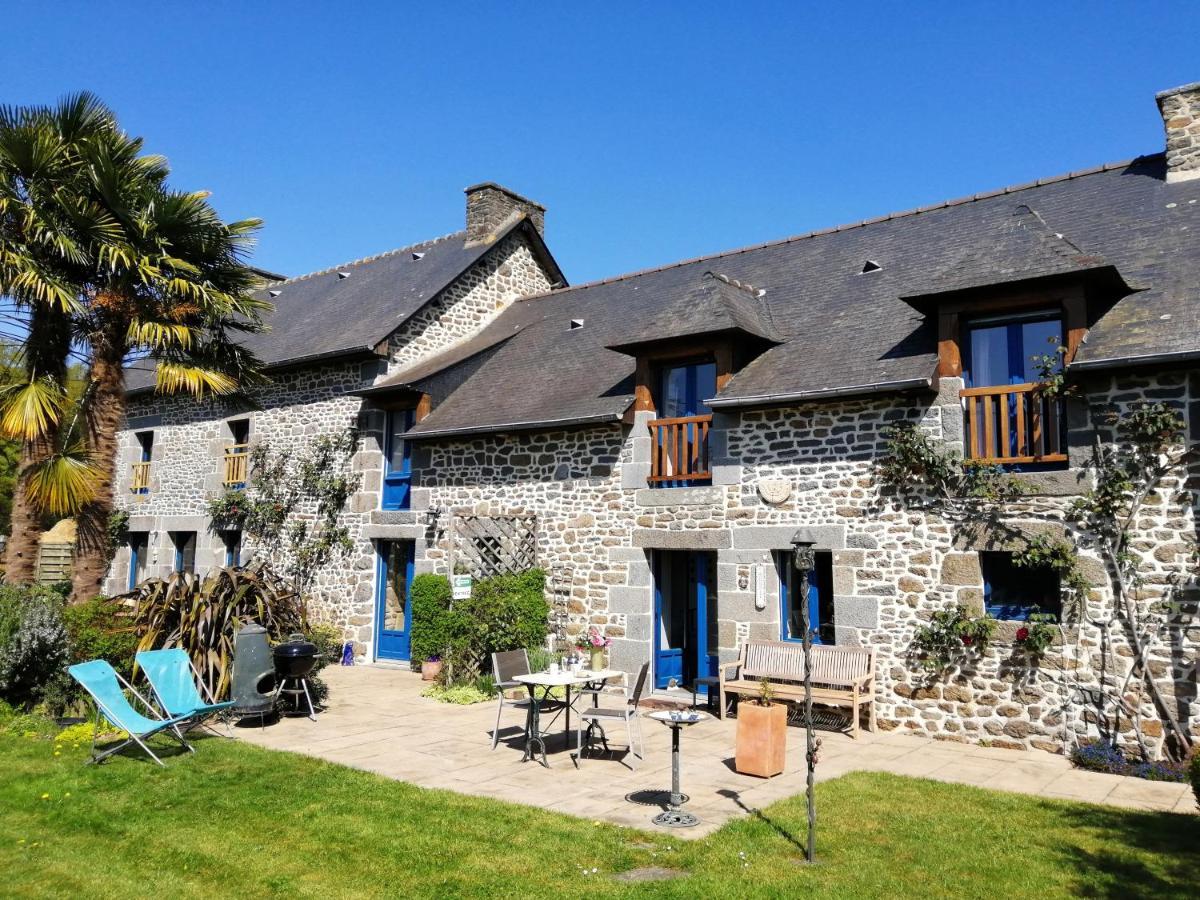 Les Petites Chapelles Bed & Breakfast Saint-Pierre-de-Plesguen Exterior photo