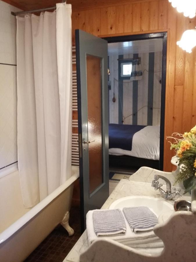 Les Petites Chapelles Bed & Breakfast Saint-Pierre-de-Plesguen Exterior photo